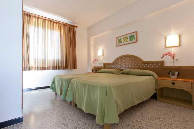 Aparthotel Niu D'Aus Porto Petro  Exterior photo